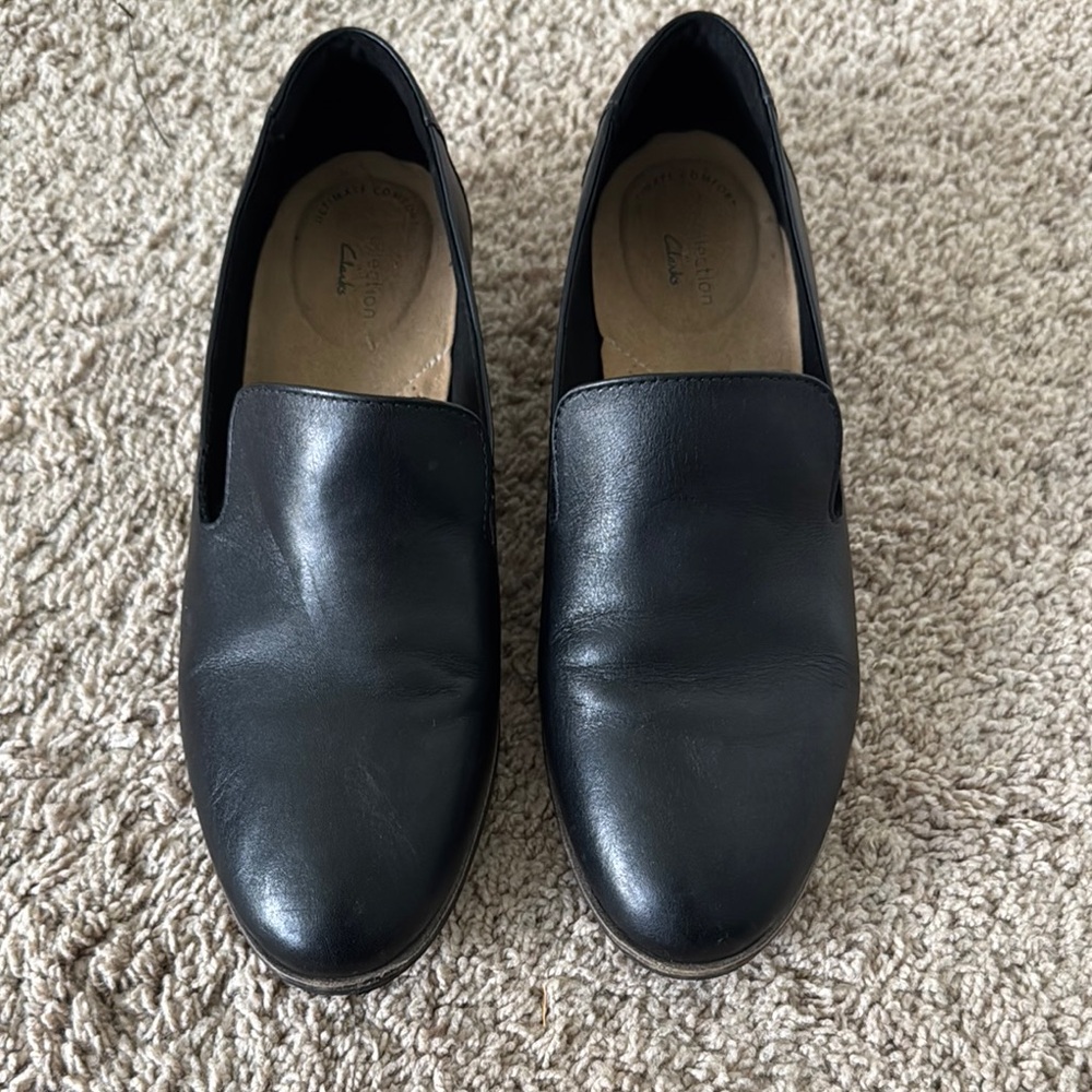 LAST ACT | LIKE NEW | Clarks Black Leather Slip-On Loafers